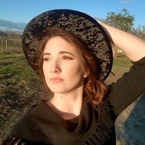 Meet your Posher, Savannah